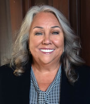 Royanna-headshot-2sm